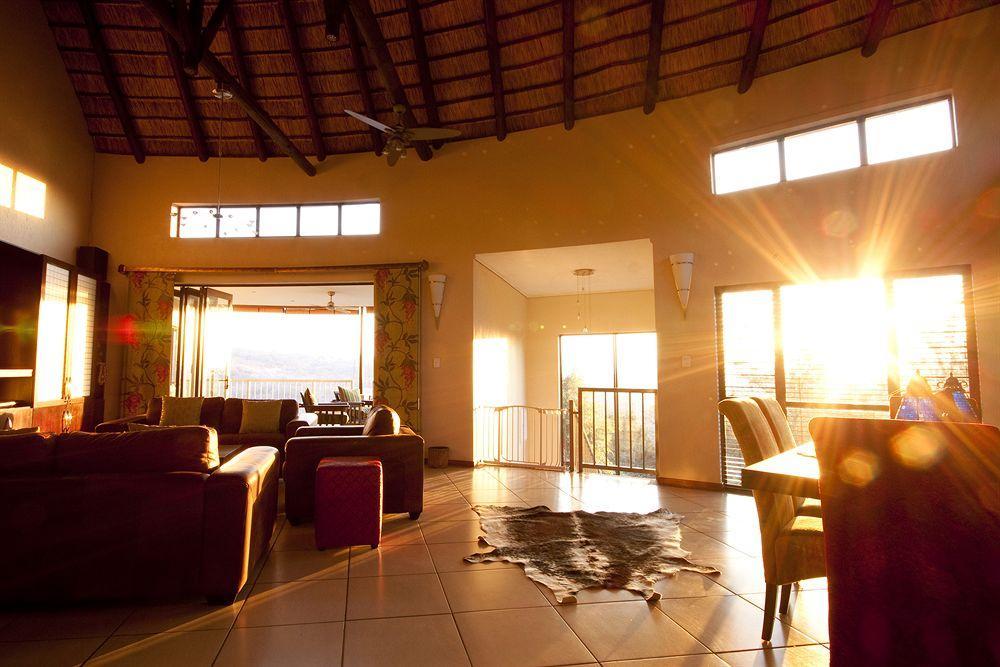 La Roca Guest House Mbombela Exteriör bild