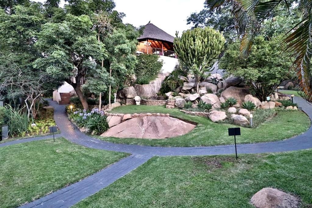 La Roca Guest House Mbombela Exteriör bild